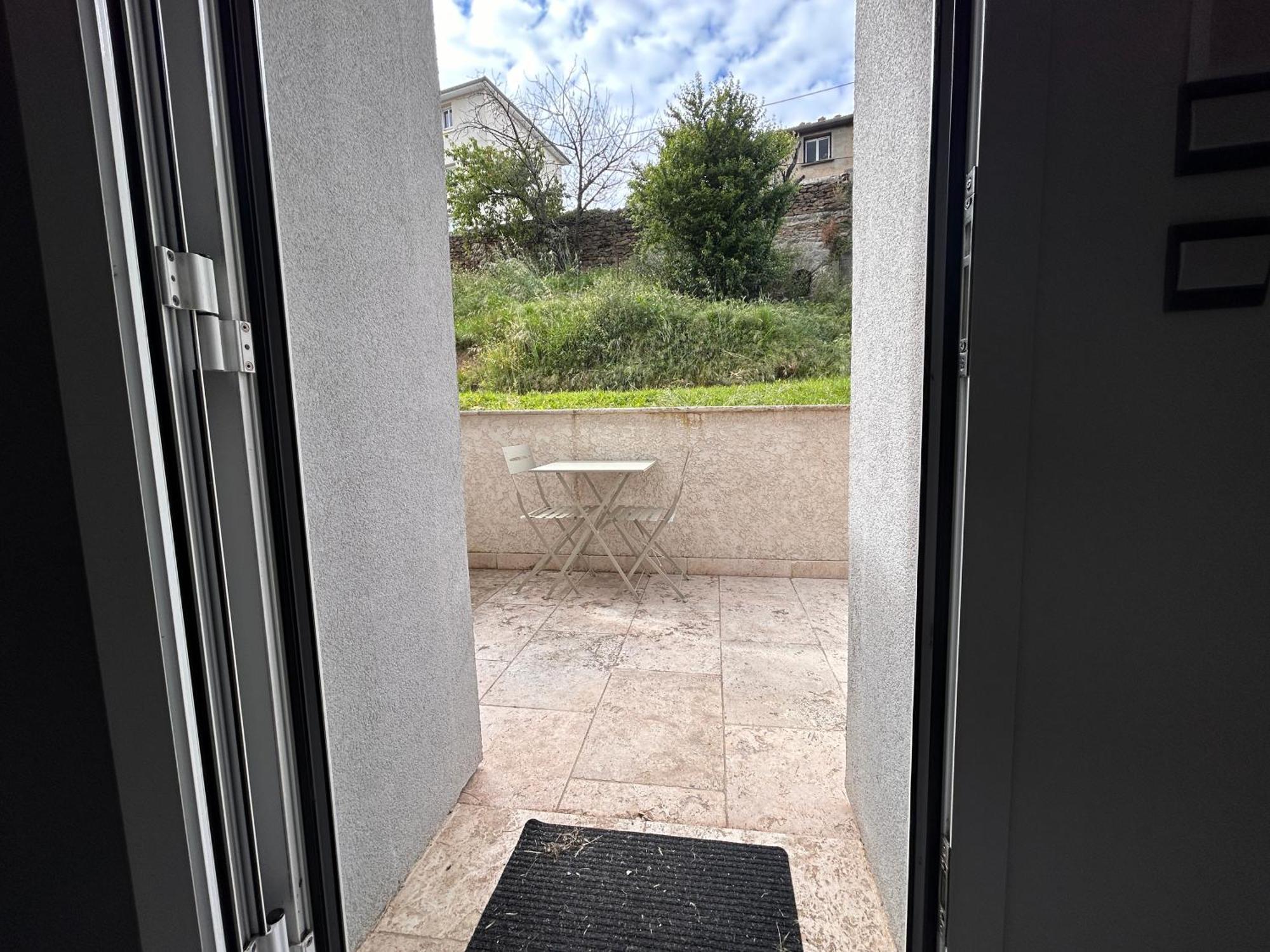 Апартаменты Petite Maison Studio Tout Confort Cosy Givors Autoroute Et Gare Экстерьер фото